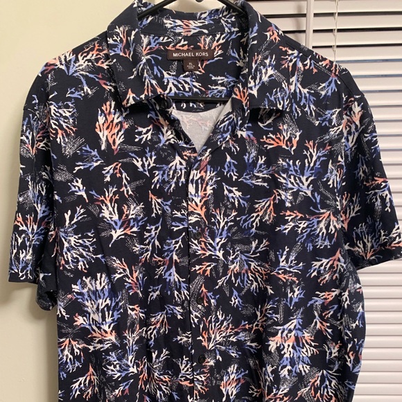 Men’s Michael Kors Button Down-2 shirts - Picture 4 of 5